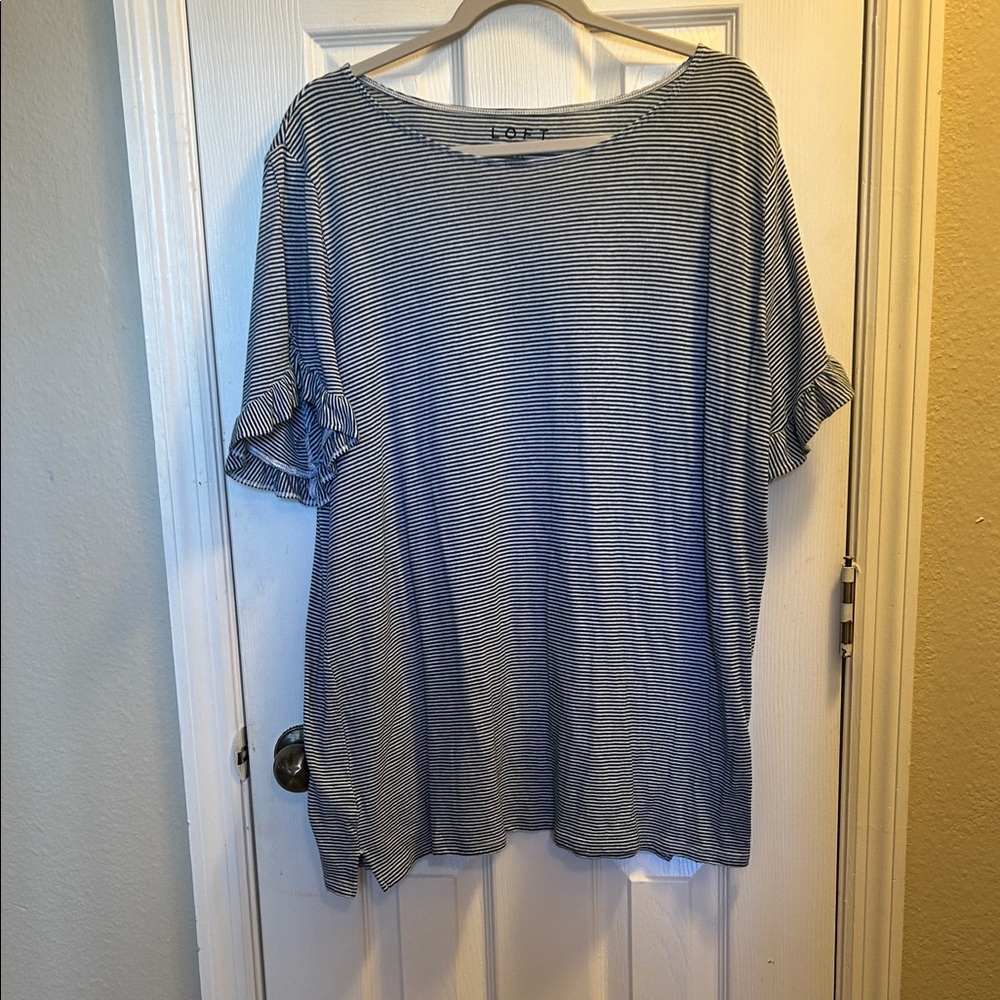 LOFT Women's Navy and White Striped Tee